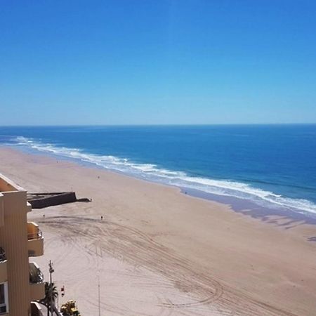 Romantica Vista Al Paseo Maritimo De 카디스 외부 사진