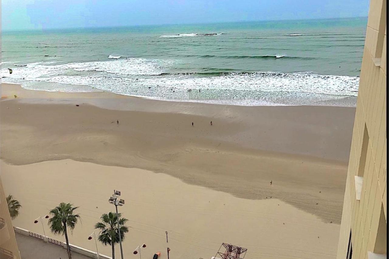 Romantica Vista Al Paseo Maritimo De 카디스 외부 사진
