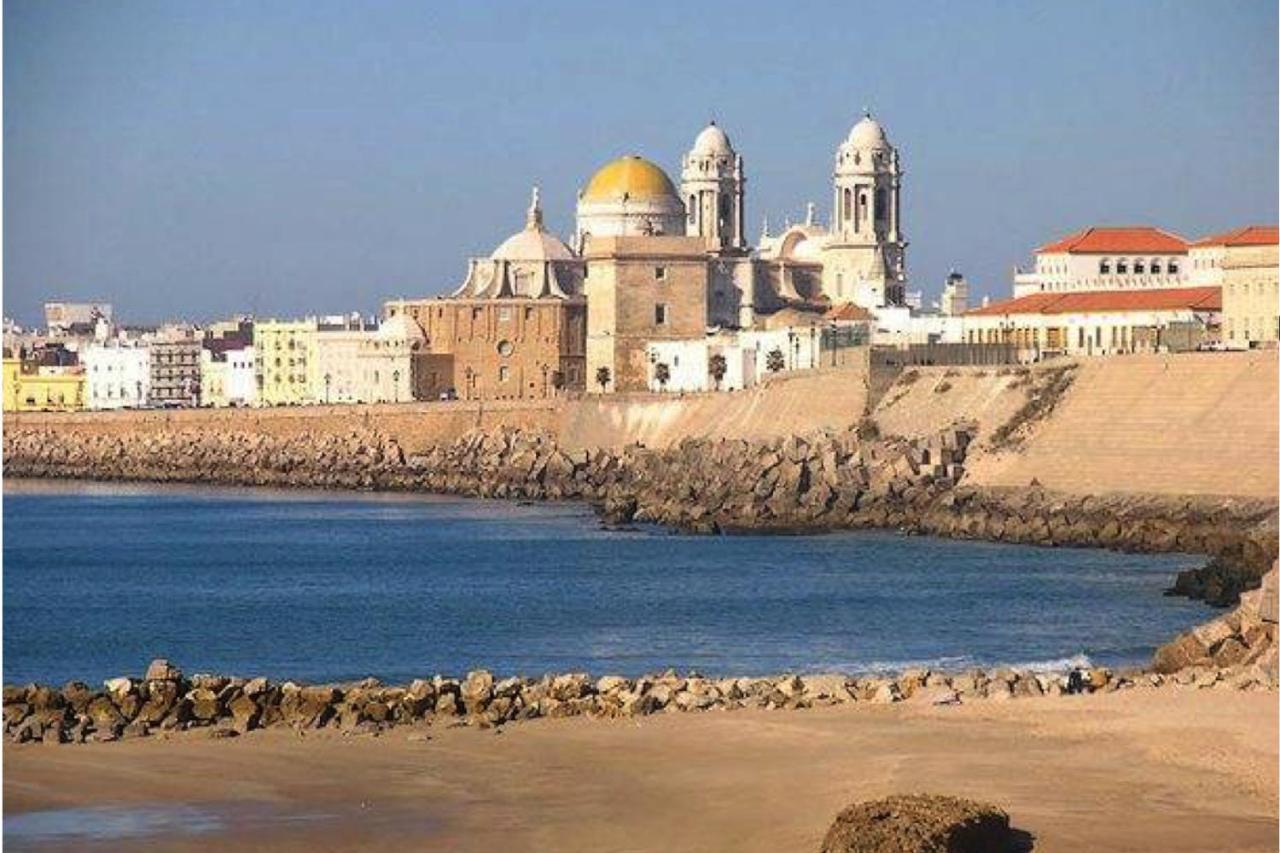 Romantica Vista Al Paseo Maritimo De 카디스 외부 사진