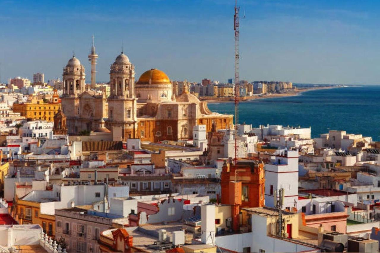 Romantica Vista Al Paseo Maritimo De 카디스 외부 사진