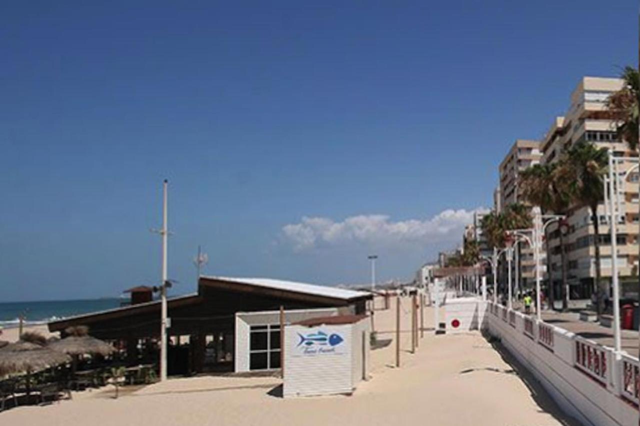 Romantica Vista Al Paseo Maritimo De 카디스 외부 사진